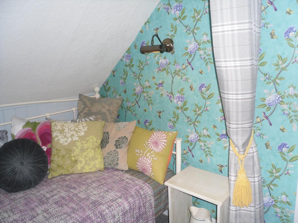 Claremont House Holiday Apartments Llandudno Oda fotoğraf
