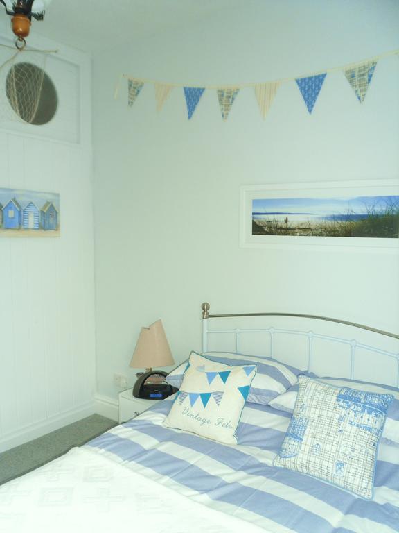 Claremont House Holiday Apartments Llandudno Oda fotoğraf