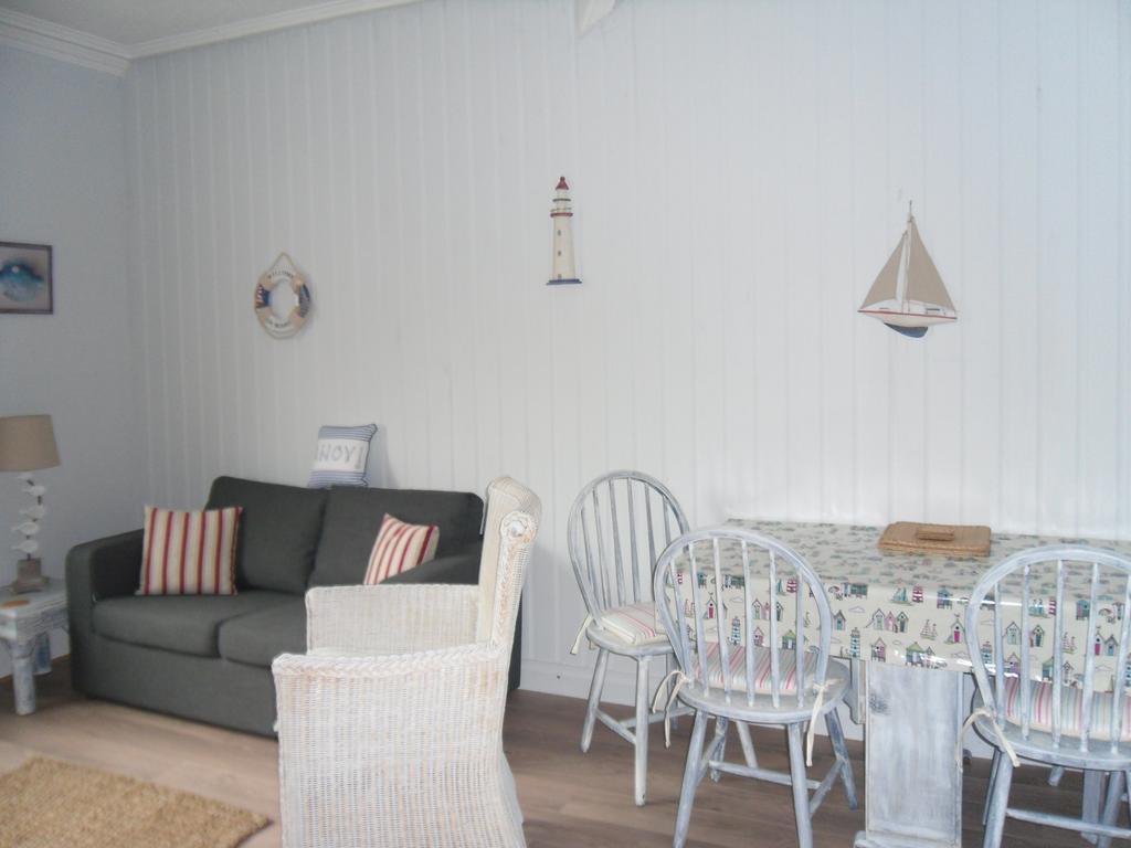 Claremont House Holiday Apartments Llandudno Oda fotoğraf