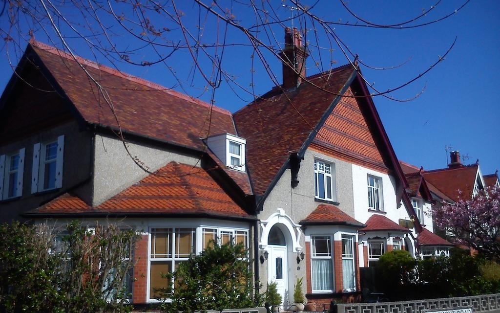 Claremont House Holiday Apartments Llandudno Oda fotoğraf